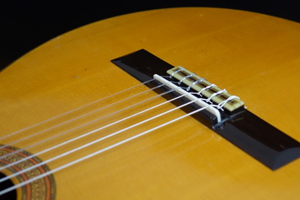 classical_guitar_repair03