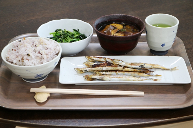 昼ご飯は和食