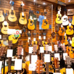 miki-gakki梅田店でアコースティックギター