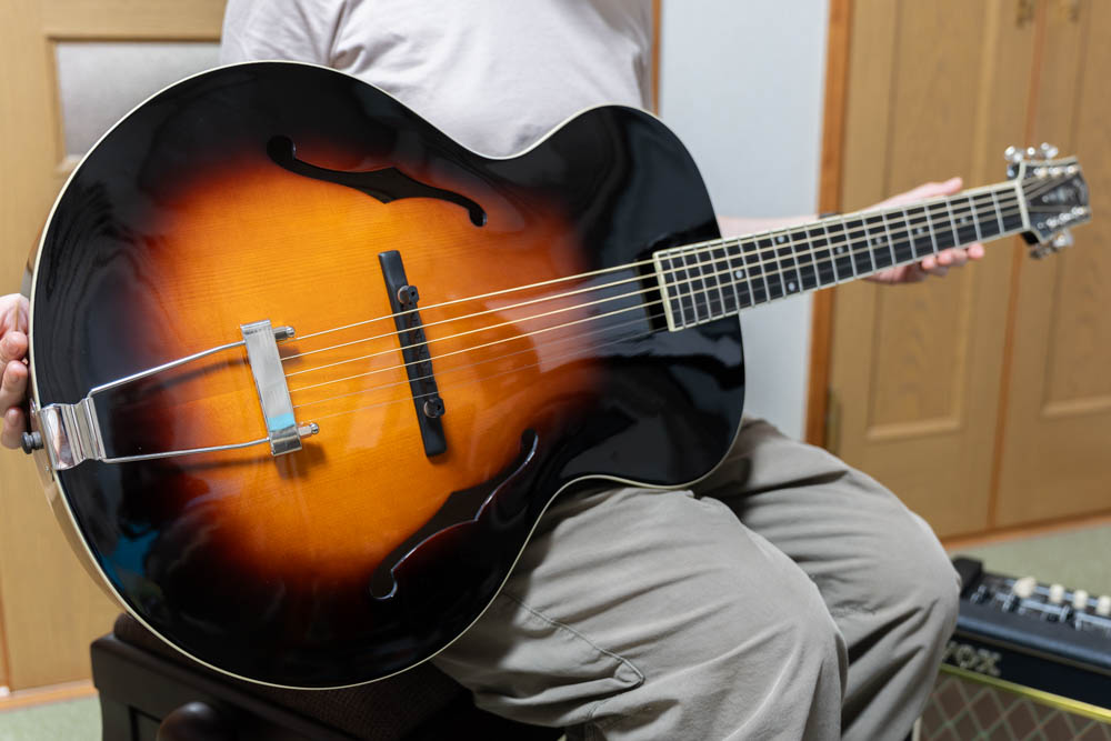 LOAR ( ロア ) / LH-700 Vintage Sunburst ピックギター