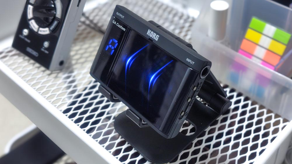 100均グッズをギターチューナーのスタンドに
