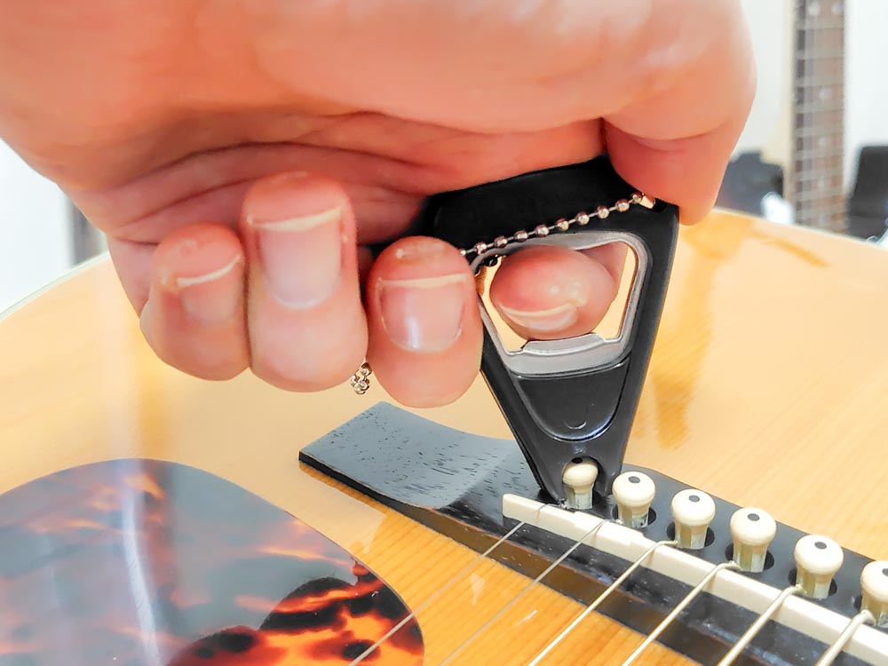 ギターのピンプラー